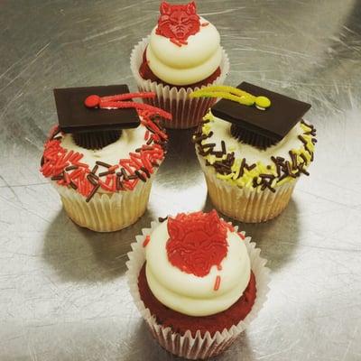 Graduation and StAte cupcakes!