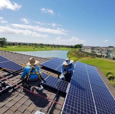 It's all smiles here for this perfect installation! By noon these panels were already installed on this home  That's what you can expect w