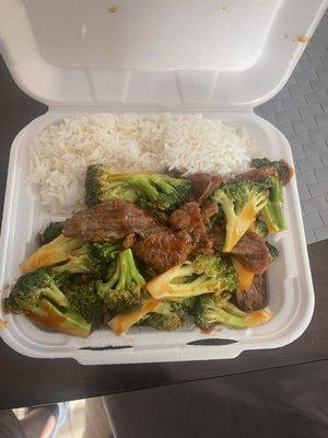 Beef with Broccoli Dinner Special