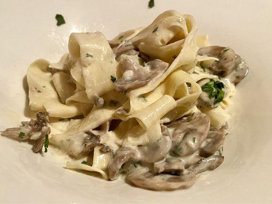 Pappardelle Al Funghi (THE BEST DISH)