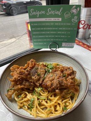 Garlic noodles with crab