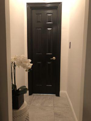 Entryway to bathroom