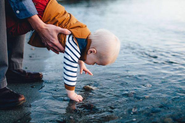 Best Seattle mini sessions by documentary family photographer Anna Nodolf.