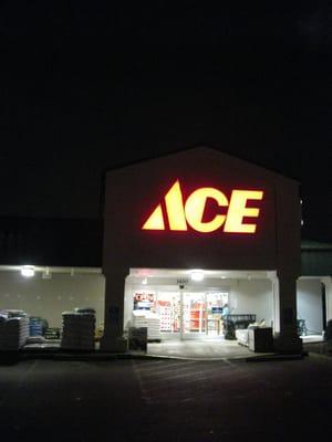 Entrance of the Ace Store off of NW185th.