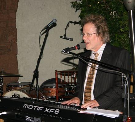 Mr. Steve Dorff personally performing one of his songwriting hits for Stacey on this amazing evening!