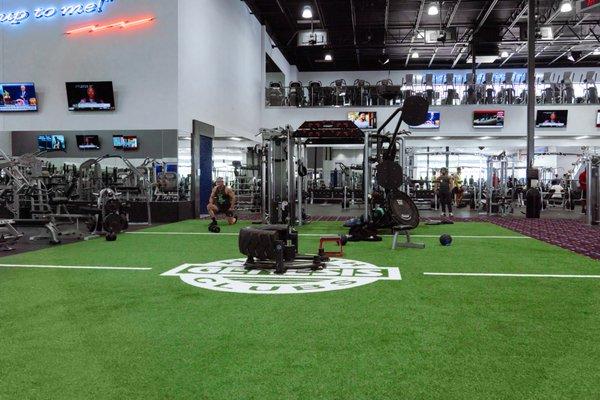 Gym floor at Lee's Summit Genesis