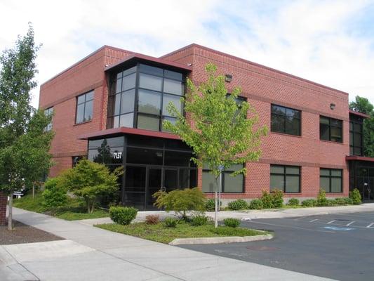 Our Tigard office building, just off I-5 and Hwy 217, with free parking and handicapped accessible parking at the front door.