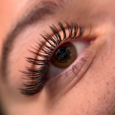 Classic Full Set of Eyelash Extensions