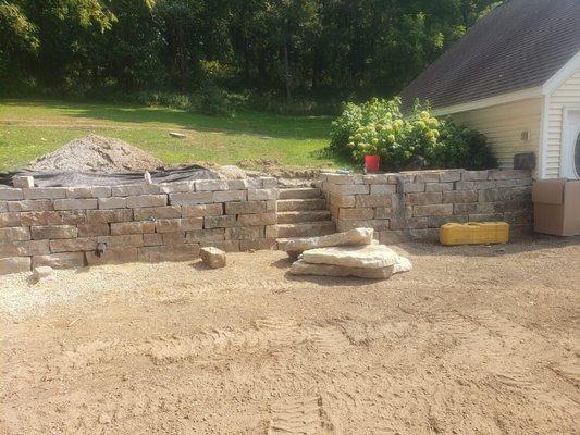 Retaining wall with steps