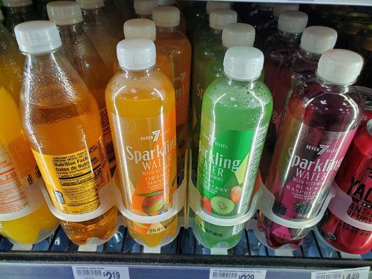 Flavored sparkling water