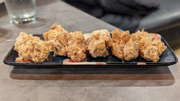 Fried garlic chicken wings