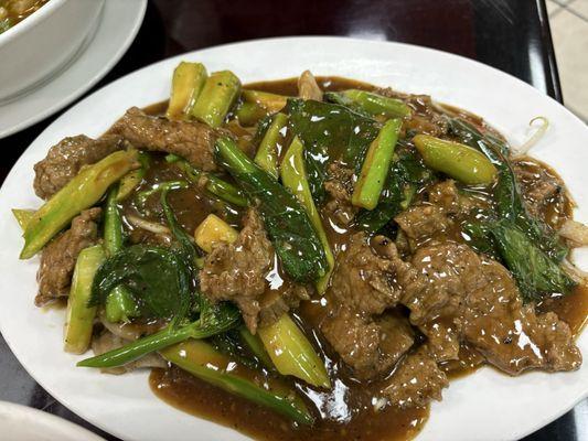 Hủ Tiểu Xào Thịt Bò -- Beef Stir Fried Rice Noodle