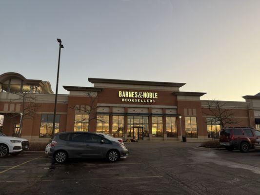 Barnes & Noble Booksellers