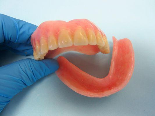 Free consultation about set of dentures