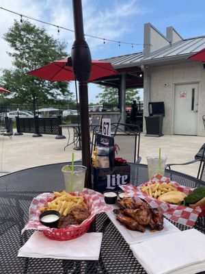 Cheeseburger Platter, Grilled Texas Pepper Wings w/ Chips  Mainbrook Margarita