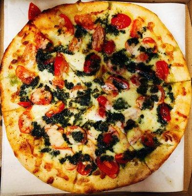 grandmother pie - pesto, mozz, grape tomatoes