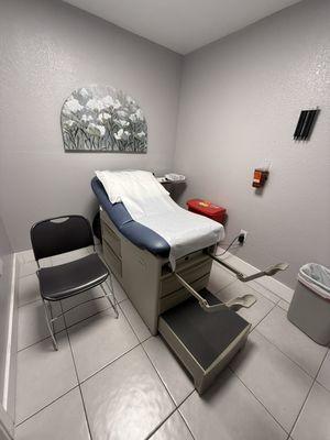 Fardales Medical Center Hialeah Patient Room