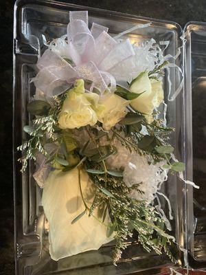 Beautiful corsage and boutinere.