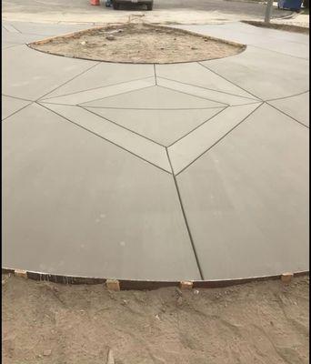 Decorative horseshoe driveway in Chino, CA.