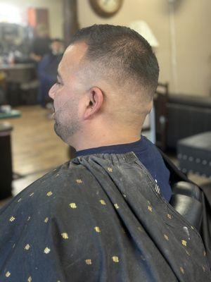 Beard Line up and skin fade with 5 guard on top. Barbershop in Ventura.