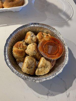 Garlic knots