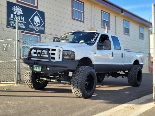 2007 Ford F350 on a Superlift 8" suspension lift.