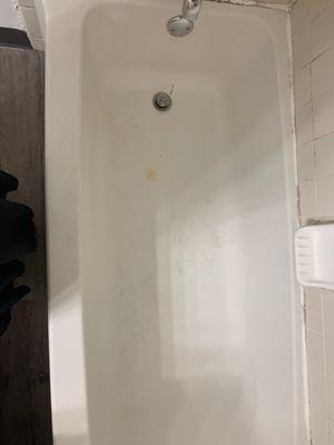 Rusted/moldy tub