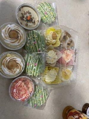 Mini cheese cakes, cupcakes, cookies!!