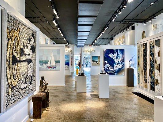 Studio E Gallery in Palm Beach Gardens showcases a wide variety of works from todays most talented contemporary artists.