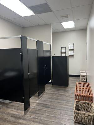 Locker Room 
Showers and Amenities included