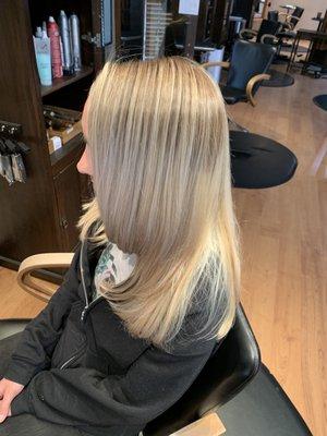 Soft root shadow with a a bold blond fade out...