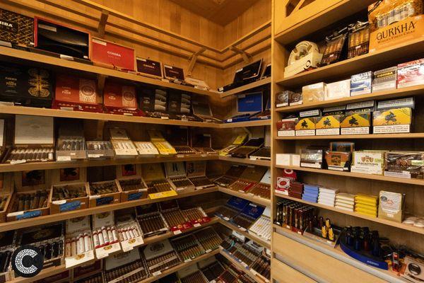 WALK IN CIGAR HUMIDOR