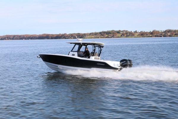 Crevalle 33 Offshore fishing boat