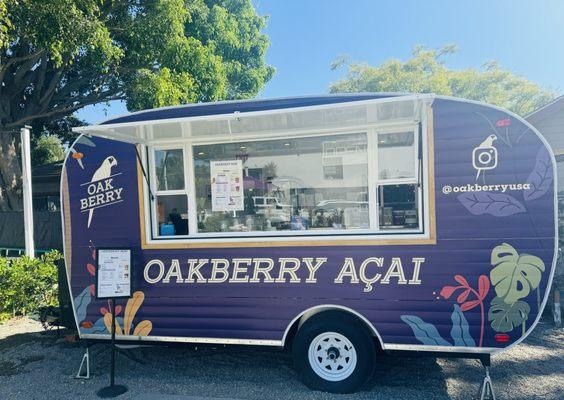 Oakberry Açaí Bowls and Smoothies