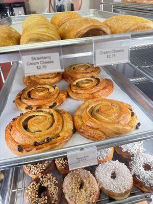 Cream Cheese Croissant, Strawberry Cream Cheese, Rasing Roll , Penut , Coconut Donuts