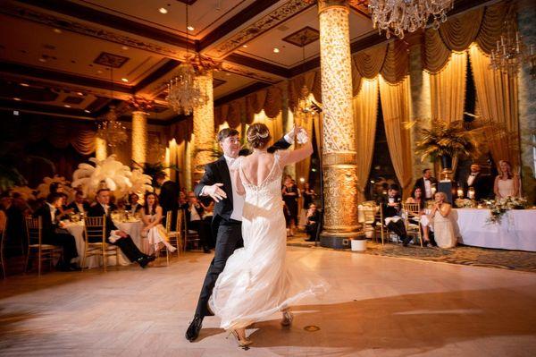 What a gorgeous first dance! Congratulations!