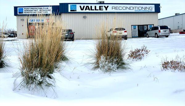 COVER - December 2021
 Valley Reconditioning, Fargo ND. Car Detailing, Truck