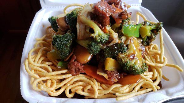 Beef pan fried noodle