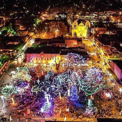 SANTA Fe - Holiday lights on the Plaza