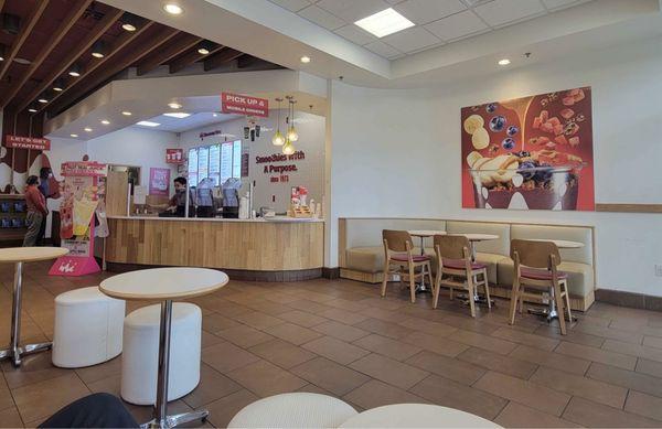 Smoothie King interior