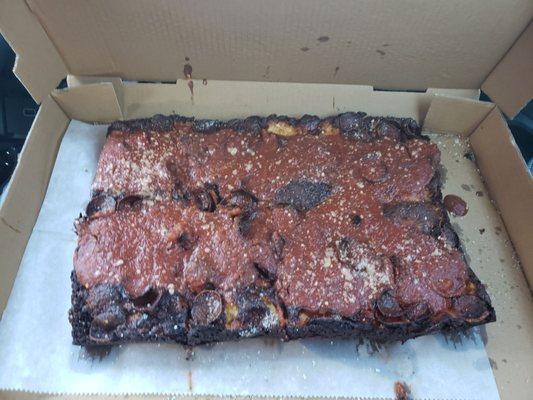 Geez...if I wanted burnt pizza, I could've made it myself...talk about disappointed