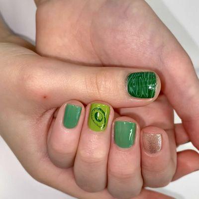 Spring shellac/ gel nail by Frenchies Beaverton team