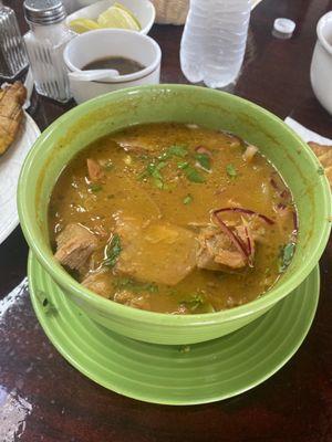 Encebollado de pescado