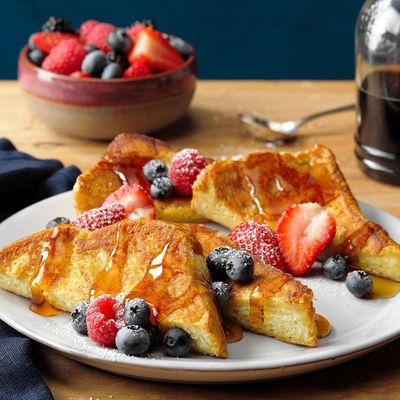 French toast with Marble syrup & fresh fruit