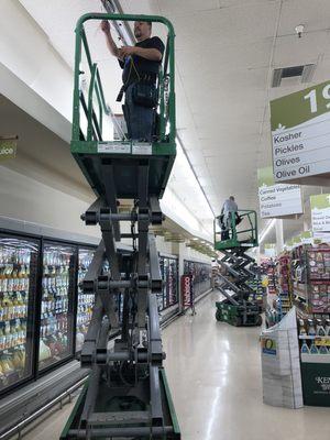 Store service LED Retrofitting