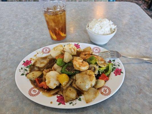 Shrimp & Scallop stir fry in Garlic and Ginger sauce.  Absolutely the best Chinese dish I have ever eaten.