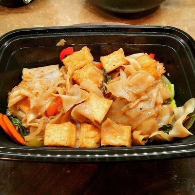 Tofu drunken noodles