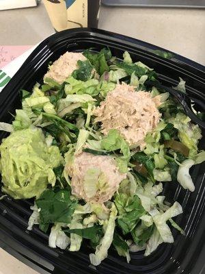 Chopped salad with tuna, no dressing add guacamole