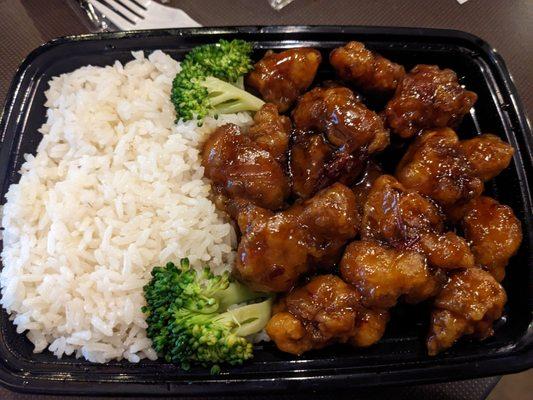 General Tso's Chicken from Flaming Wok