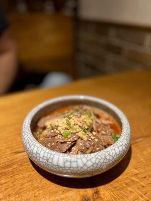 Beef & tripe slices seasoned with peanut chili sauce 夫妻肺片